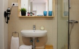 Resa Inn Torre Girona Residence Hall Barcelona - Bathroom